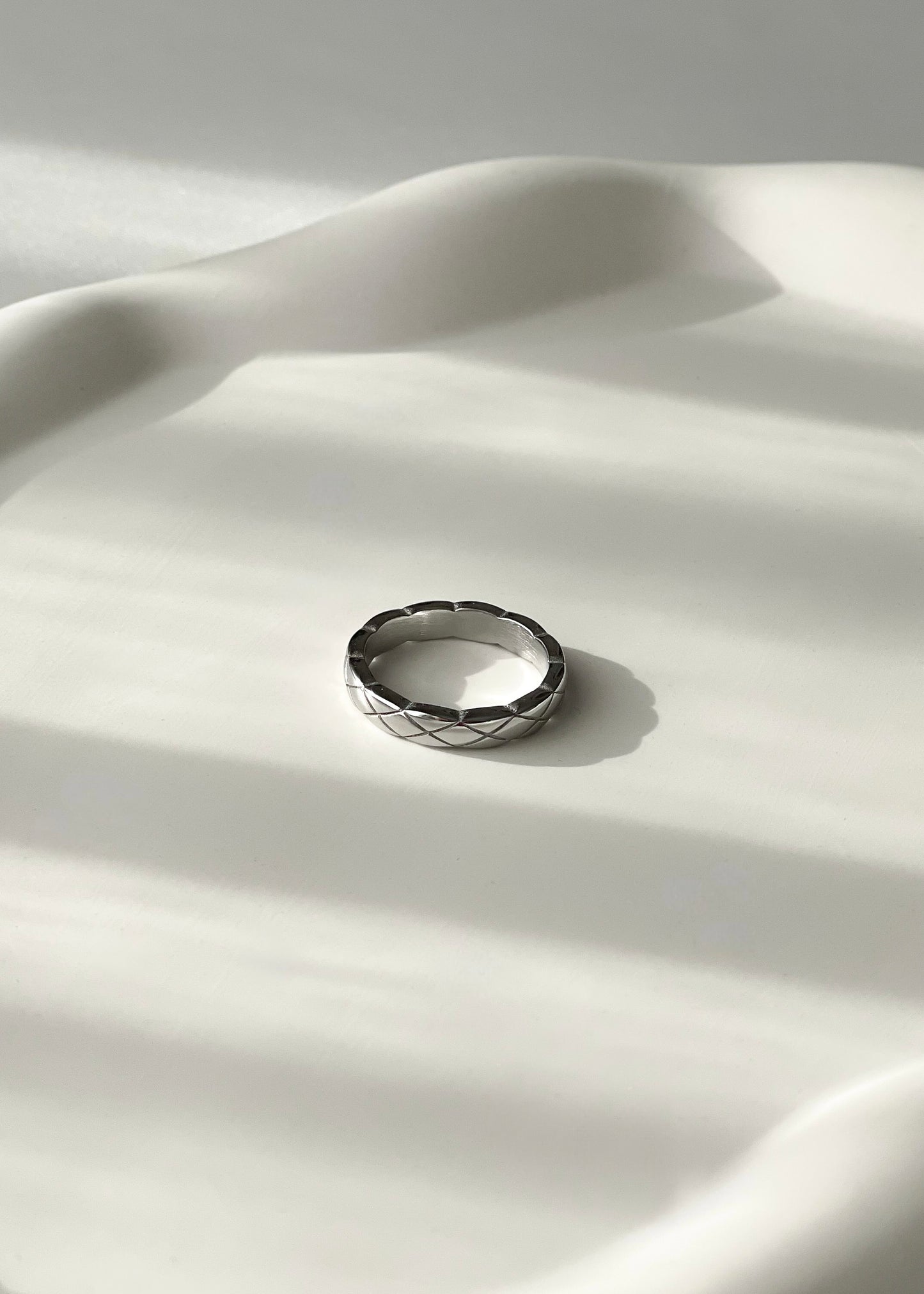 Ring Mona