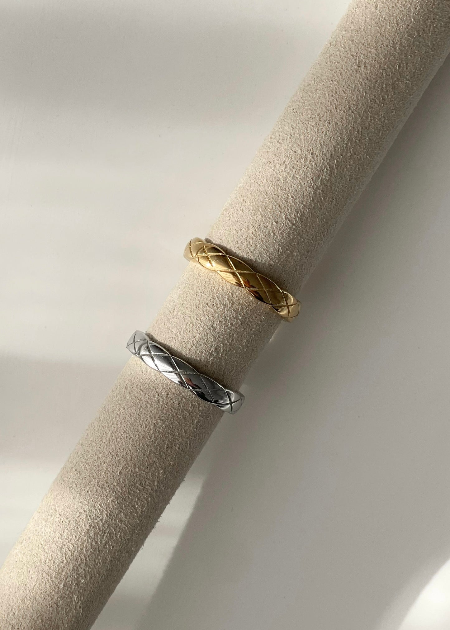 Ring Mona